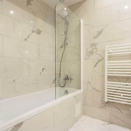 Apartment Cmg Oberkampf / Truillot D Paris