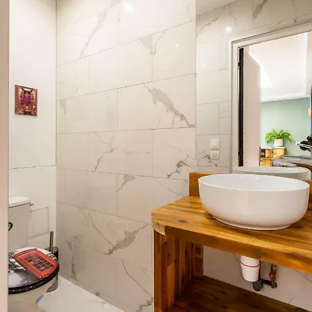 Apartment Cmg Oberkampf / Truillot D Paris