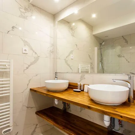 Apartment Cmg Oberkampf / Truillot D Paris